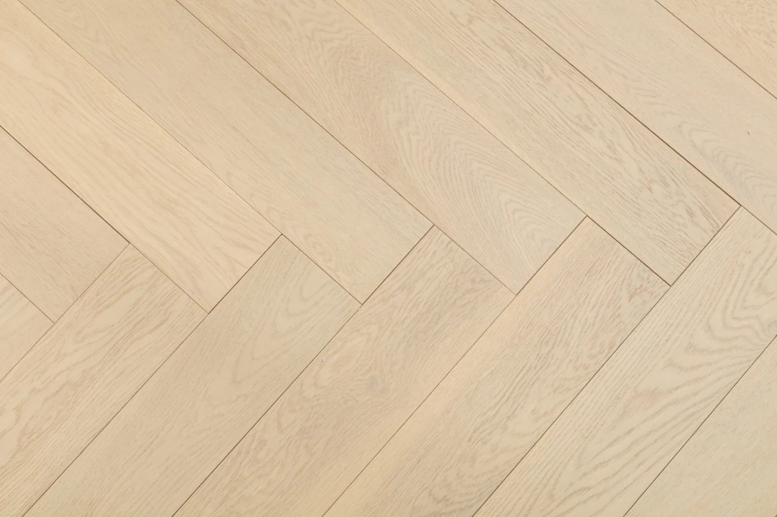 Suofeiya Flooring XR-611 New 3-Layer Oak Milk White (Herringbone)