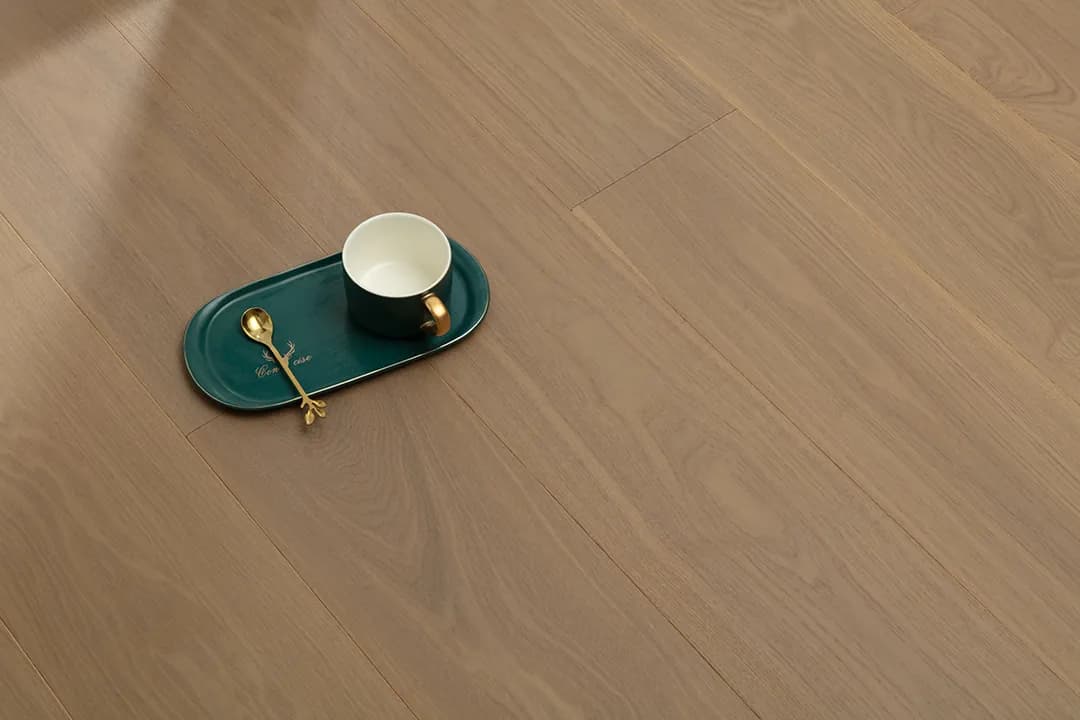 Suofeiya Flooring H-807 Pure 3-Layer European Oak Qingshan Dancai