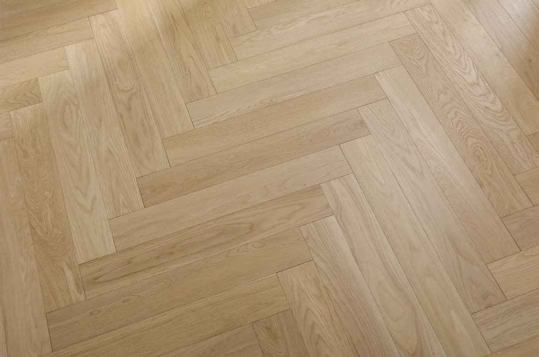 Suofeiya Flooring HR-220 Pure 3-Layer Oak Natural Wood (Herringbone)