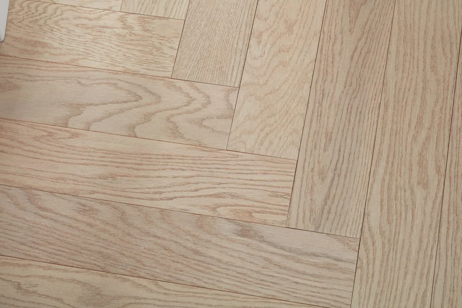 Suofeiya Flooring XR-612 New 3-Layer Oak Mocha Beige (Herringbone)