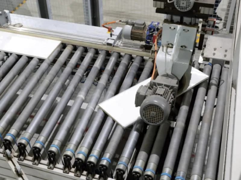 Factory process: Rolling Edge Banding